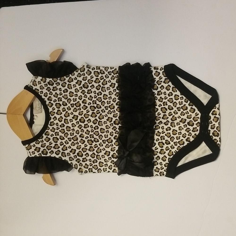 KYLE & DEENA leopard ruffled onesie 3-6m